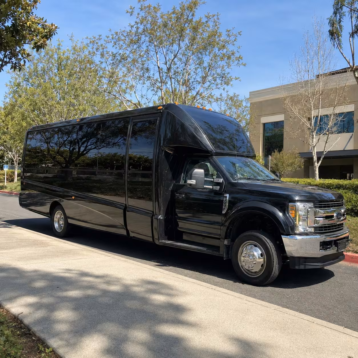 15 passenger party bus